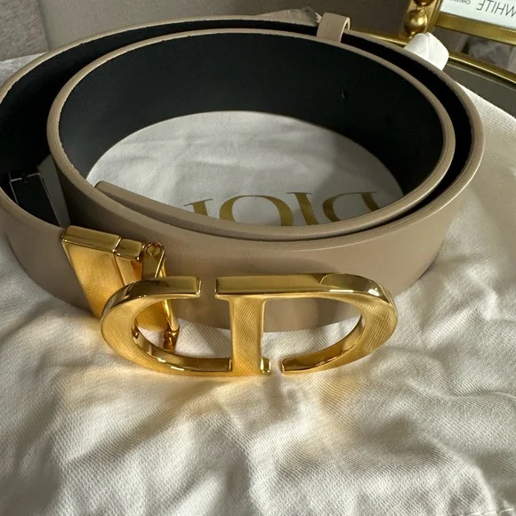 30 MONTAIGNE REVERSIBLE BELTBlack and Powder Beige Smooth Calfskin, 35 MM